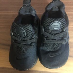 Baby boy 5c nike blk prestos